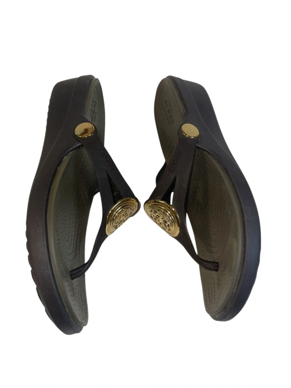 CROCS Sanrah Women Sz 5 Brown Gold Hammered Circle Rings Wedge Sandals Shoes